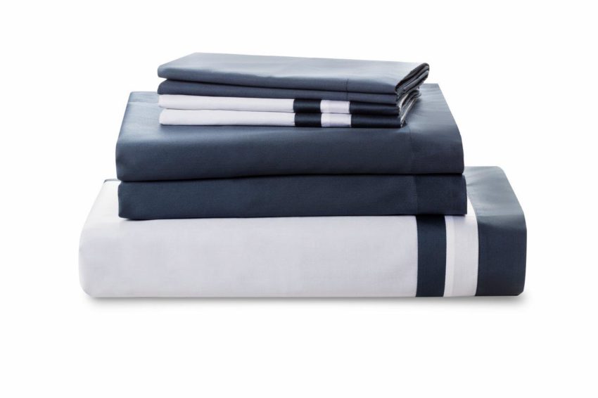 Vilanova pillowcase folded in Hale Navy